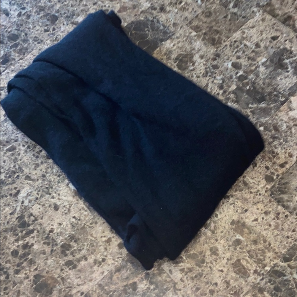 Lightweight Women’s Black Shawl